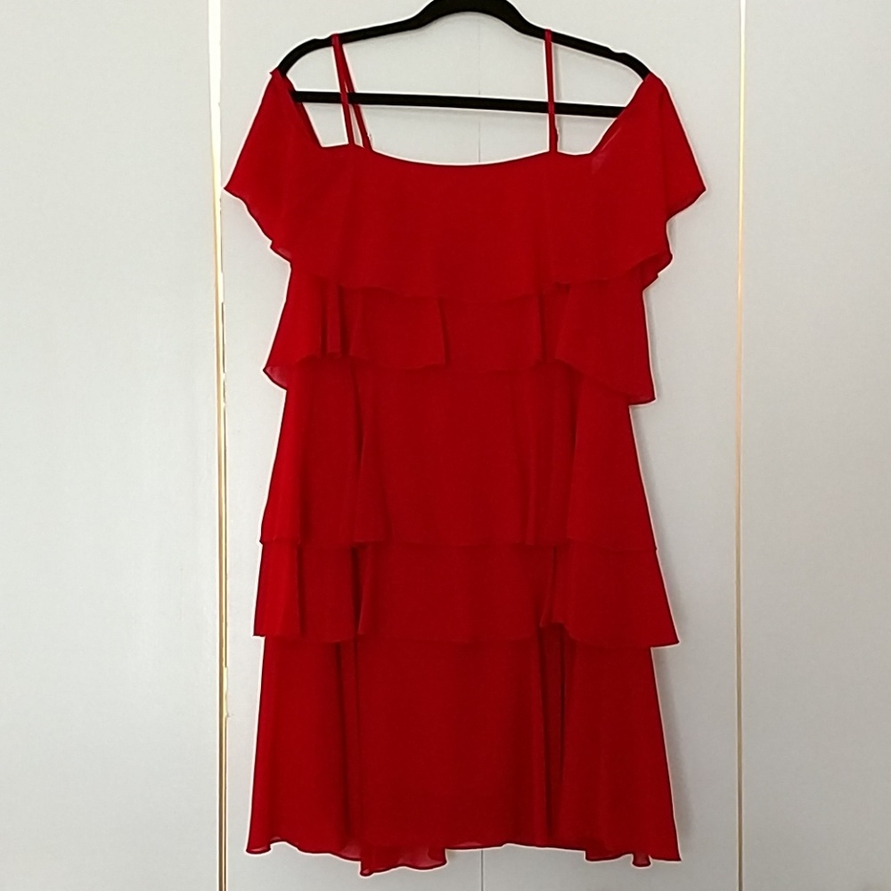 Cold Shoulder crepe red dress
